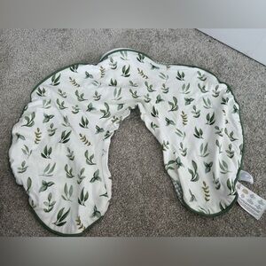 Boppy Leaf Pattern Nursing Pillow Cover